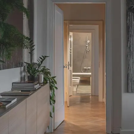 Apt-gallery In Apartment *