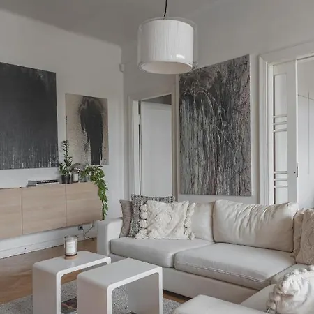 Apt-gallery In Apartment